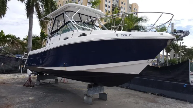 2014 Robalo 305 Walkaround