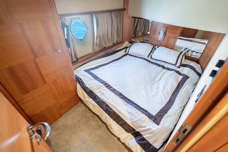 2008 Azimut 62E