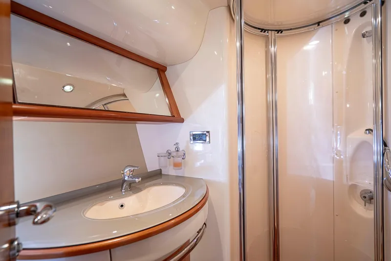 2008 Azimut 62E