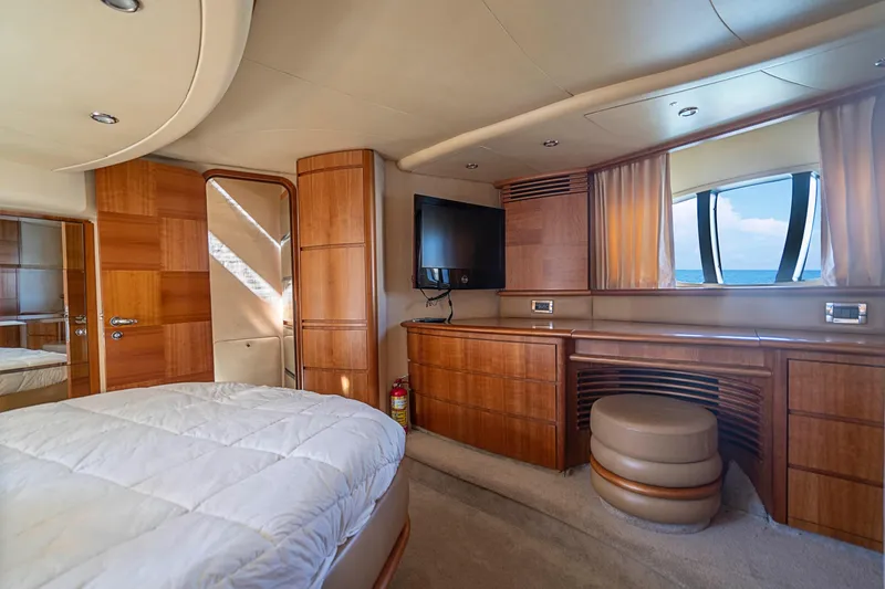 2008 Azimut 62E