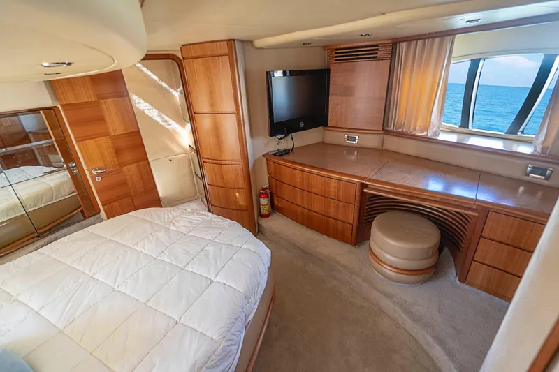 2008 Azimut 62E