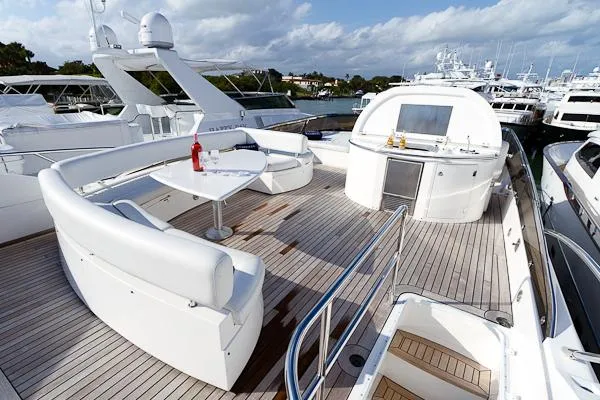 2005 Sunseeker Yacht