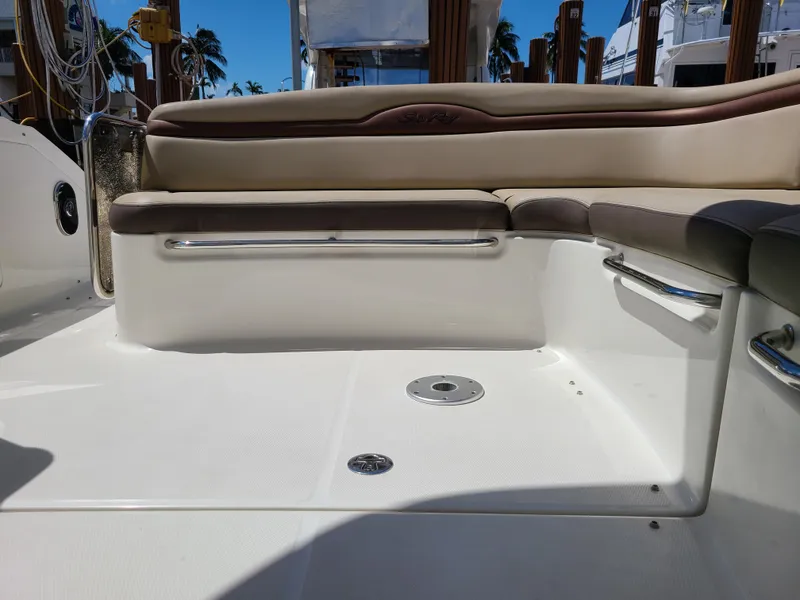 2014 Sea Ray Sundancer 370