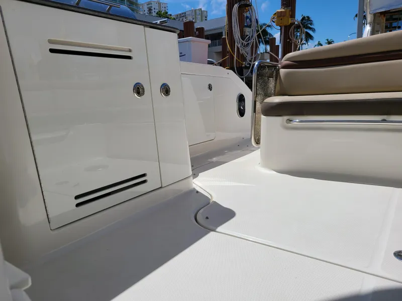 2014 Sea Ray Sundancer 370