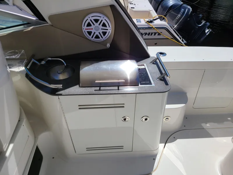 2014 Sea Ray Sundancer 370