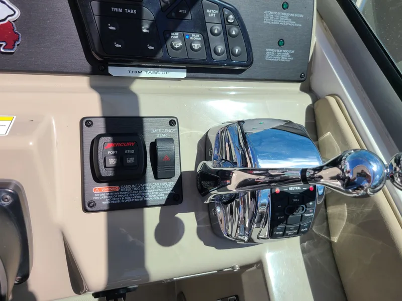 2014 Sea Ray Sundancer 370