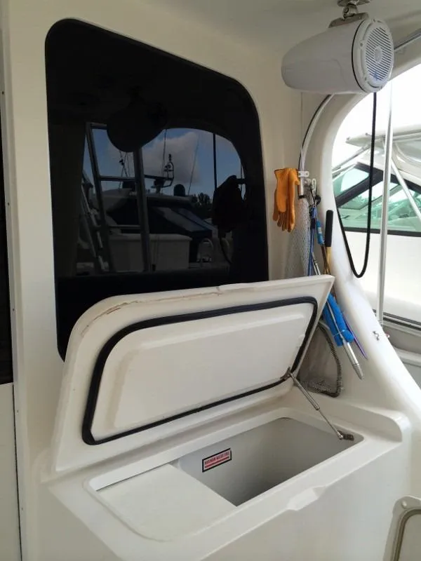 2003 Luhrs Convertible with tower