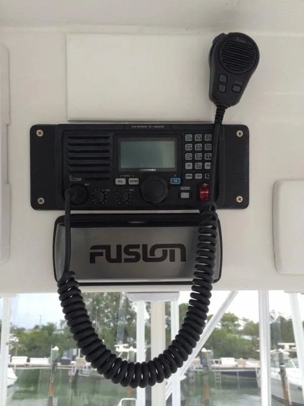 2003 Luhrs Convertible with tower