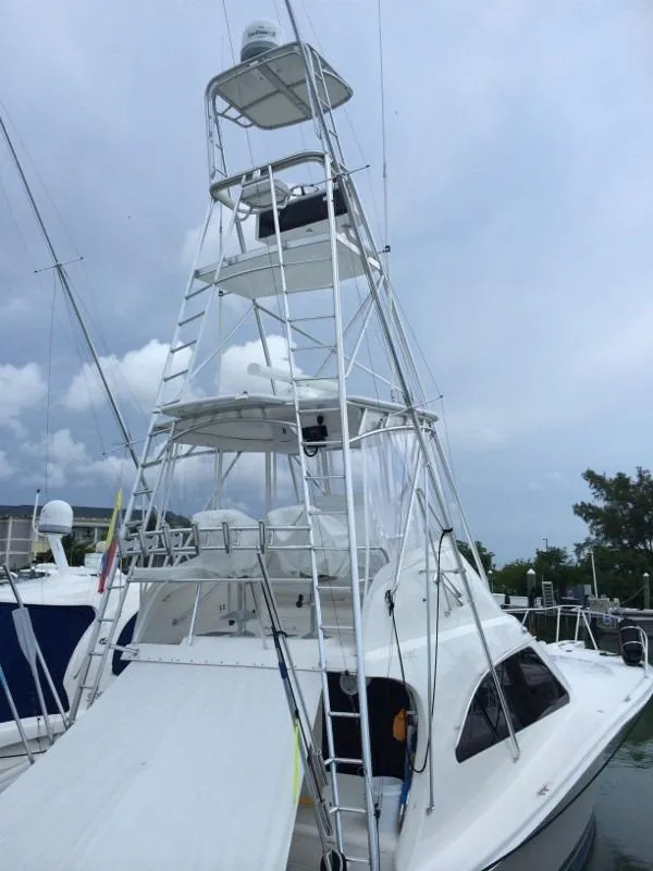 2003 Luhrs Convertible with tower