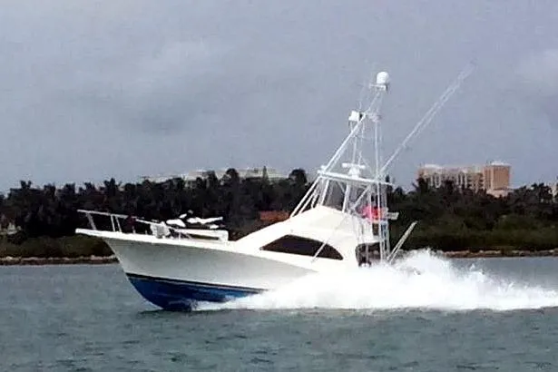 2003 Luhrs Convertible with tower