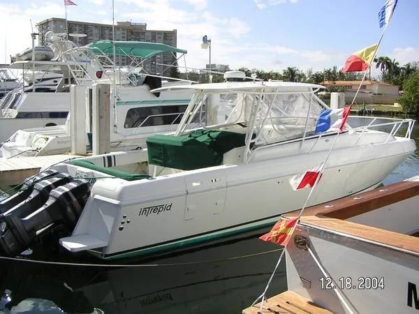 2002 Intrepid 377WA - Walk Around