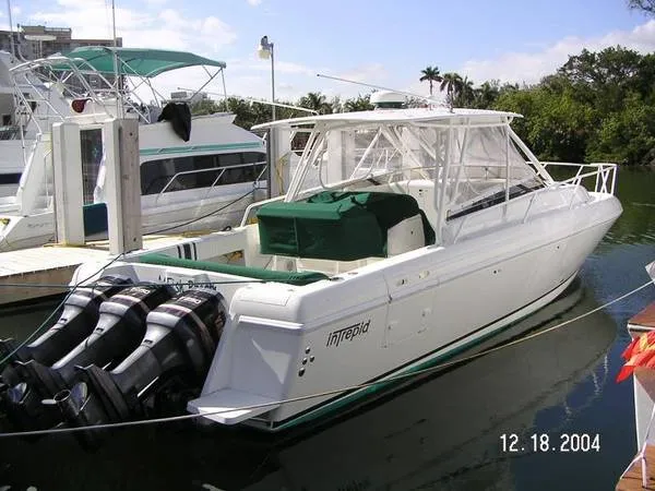 2002 Intrepid 377WA - Walk Around