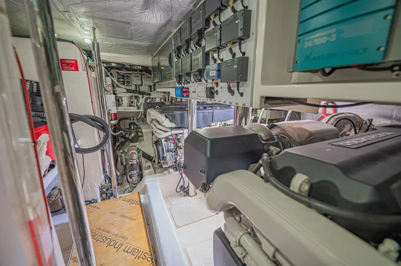 2016 Riviera 52 Enclosed Flybridge
