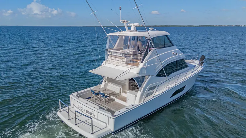 2016 Riviera 52 Enclosed Flybridge