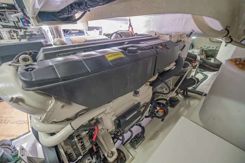 2016 Riviera 52 Enclosed Flybridge