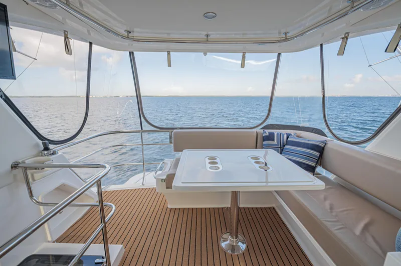 2016 Riviera 52 Enclosed Flybridge