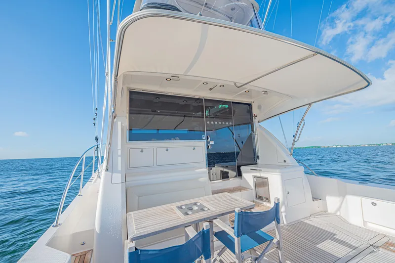 2016 Riviera 52 Enclosed Flybridge