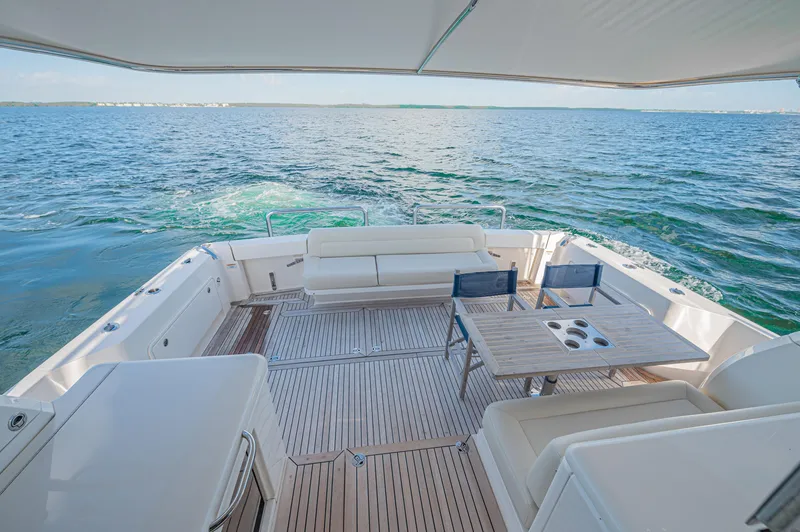 2016 Riviera 52 Enclosed Flybridge