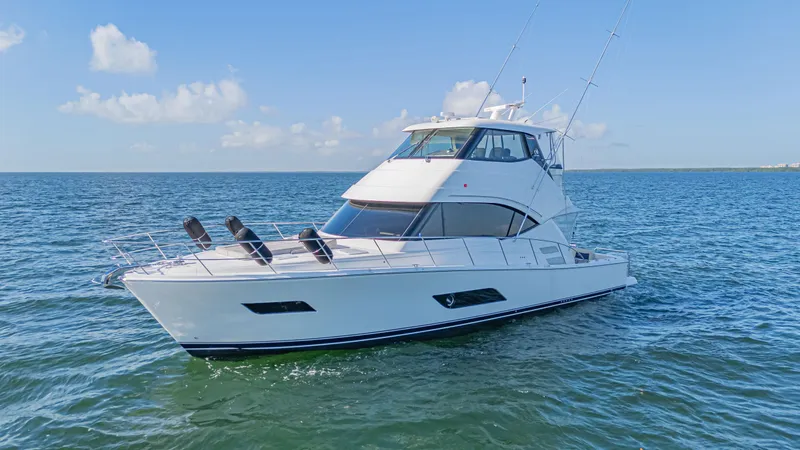 2016 Riviera 52 Enclosed Flybridge