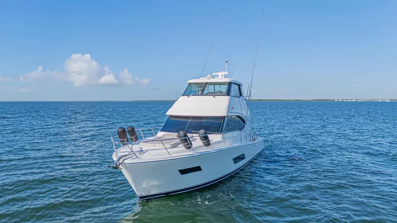 2016 Riviera 52 Enclosed Flybridge