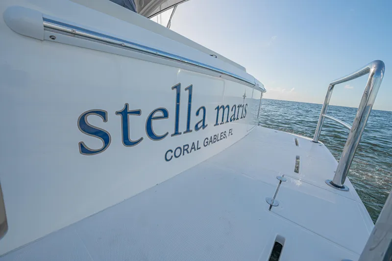 2016 Riviera 52 Enclosed Flybridge