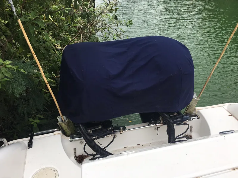 2006 Boston Whaler OUTRAGE