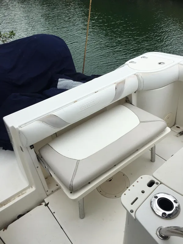 2006 Boston Whaler OUTRAGE