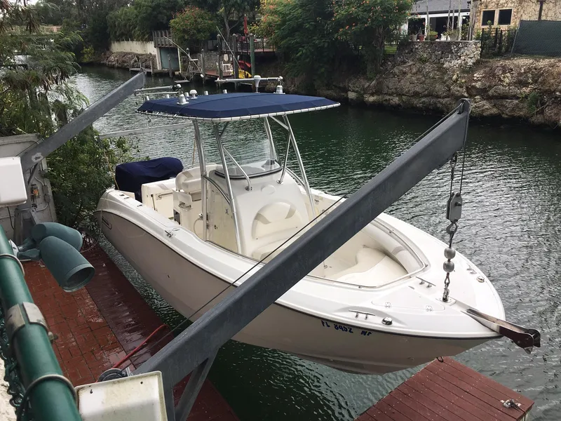 2006 Boston Whaler OUTRAGE