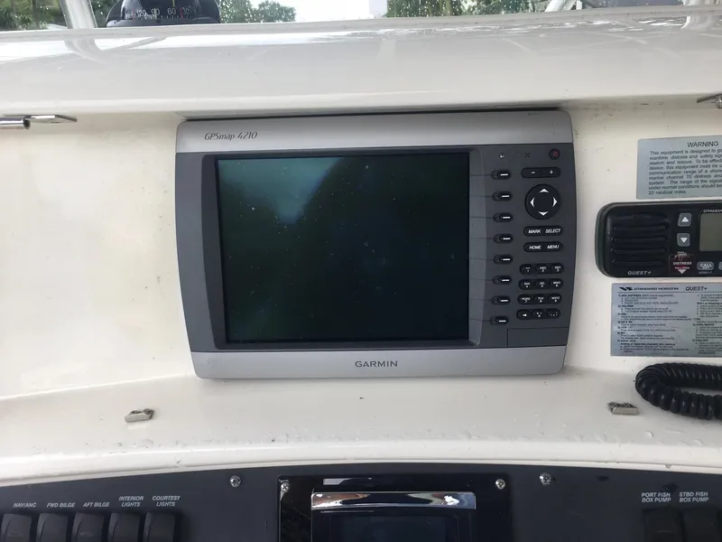 2006 Boston Whaler OUTRAGE
