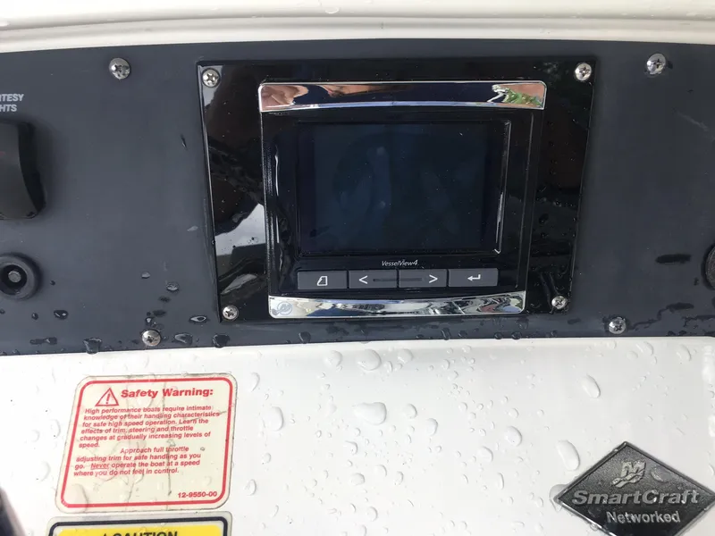 2006 Boston Whaler OUTRAGE
