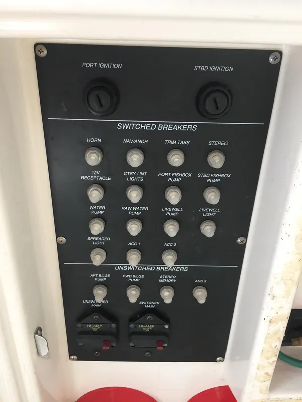 2006 Boston Whaler OUTRAGE