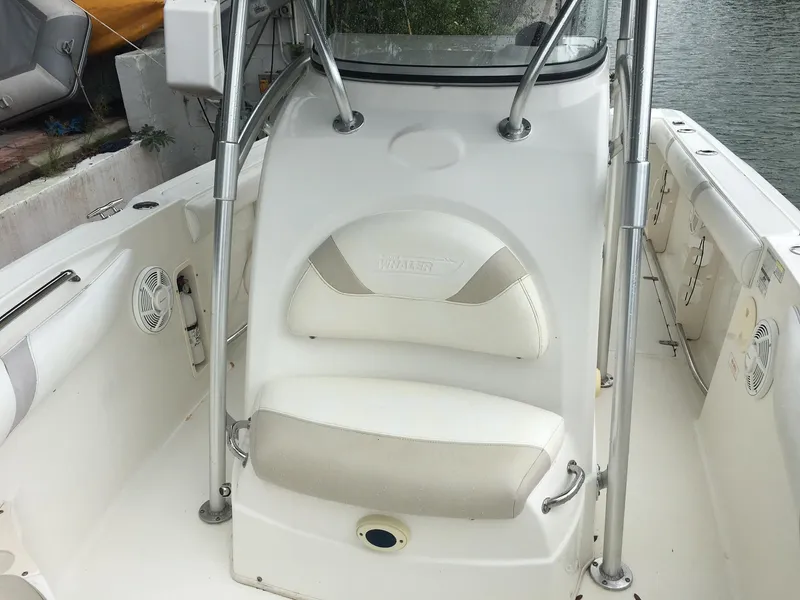 2006 Boston Whaler OUTRAGE