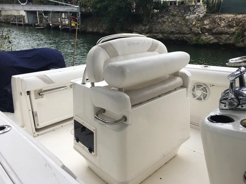 2006 Boston Whaler OUTRAGE