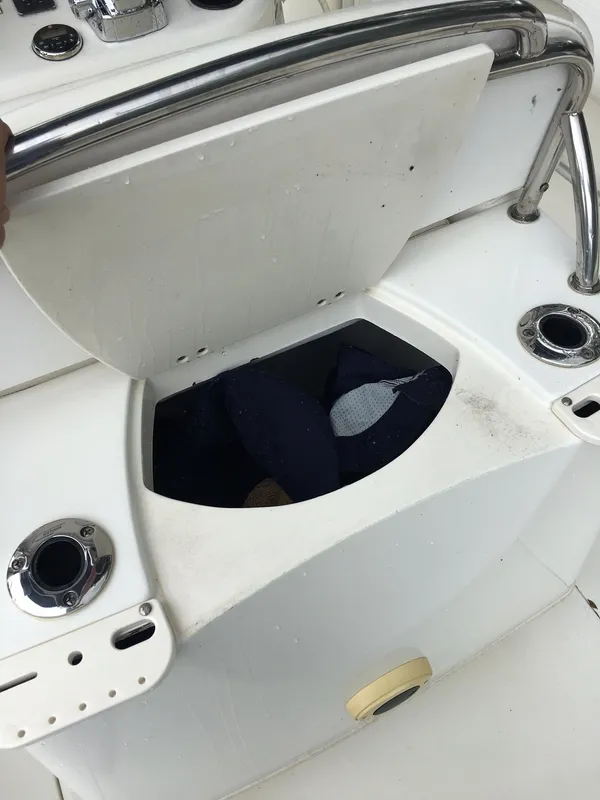 2006 Boston Whaler OUTRAGE