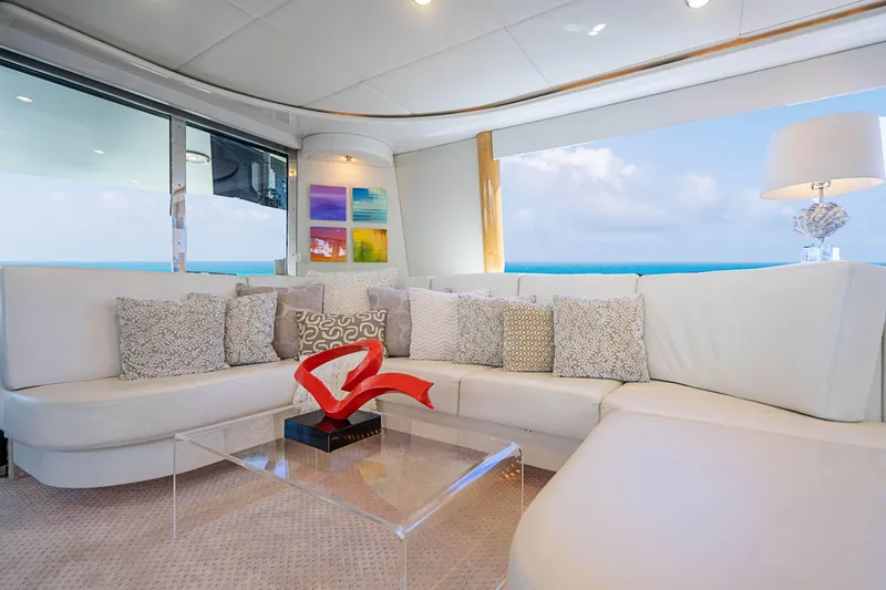 2000 Lazzara Grand salon / skylounge