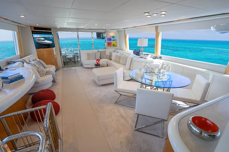 2000 Lazzara Grand salon / skylounge