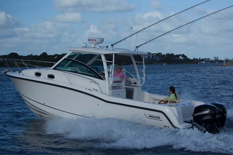 2014 Boston Whaler 315 Conquest