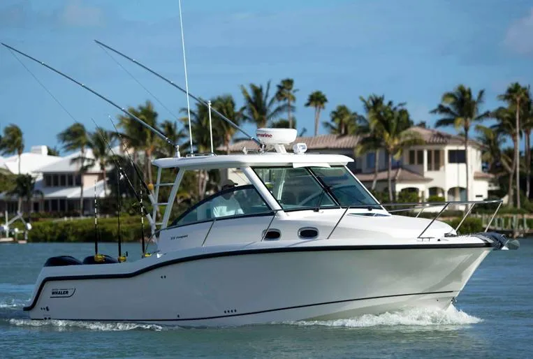 2014 Boston Whaler 315 Conquest