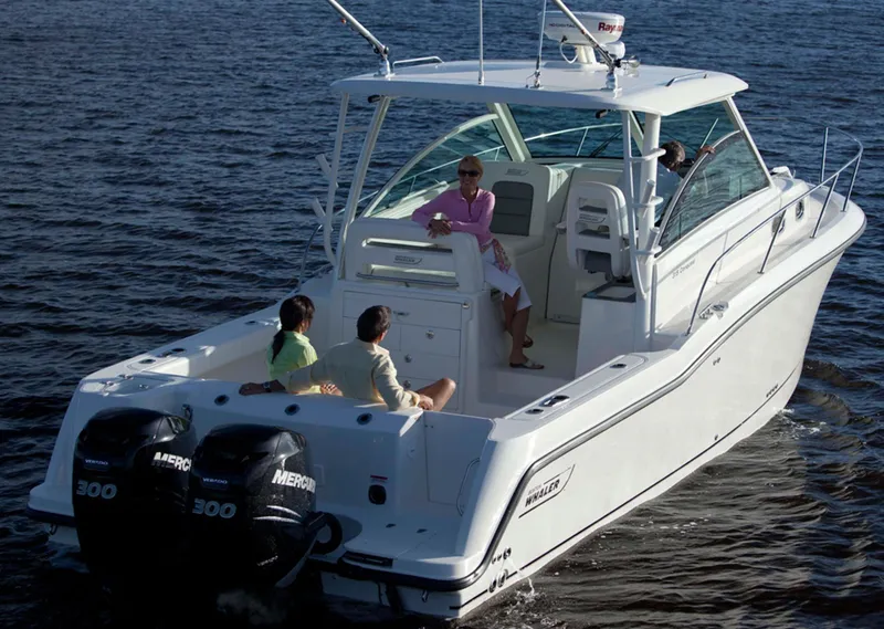 2014 Boston Whaler 315 Conquest
