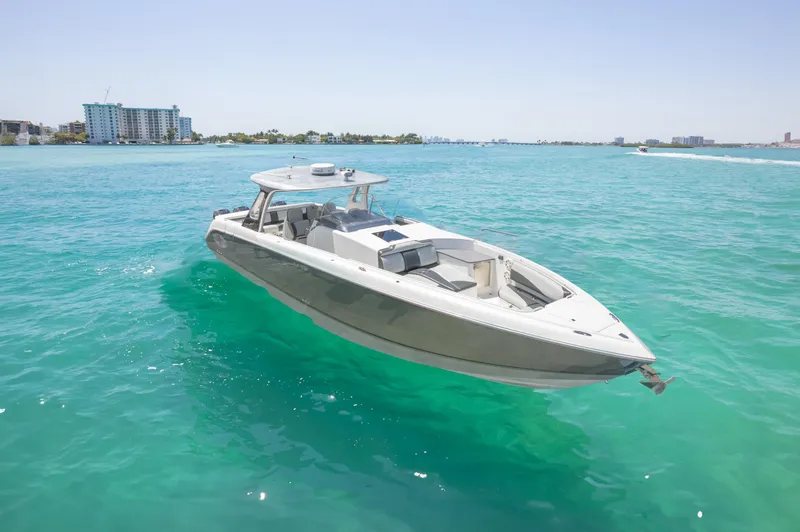 2013 Cigarette 42' Huntress