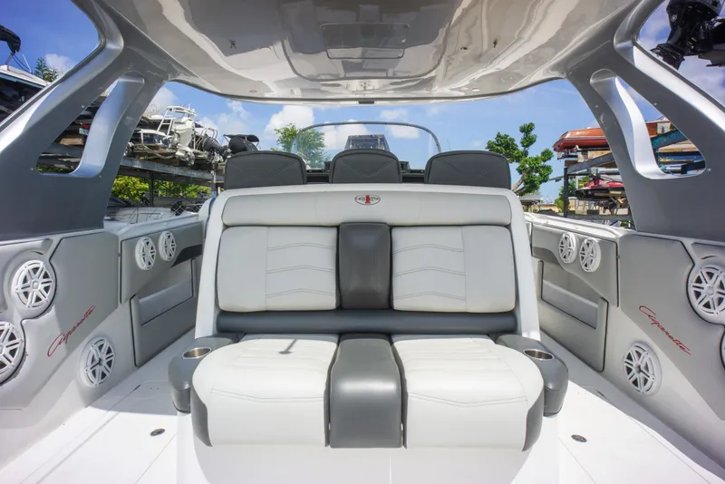 2013 Cigarette 42' Huntress