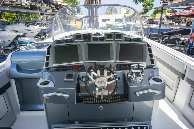 2013 Cigarette 42' Huntress