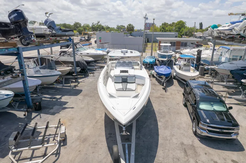 2013 Cigarette 42' Huntress