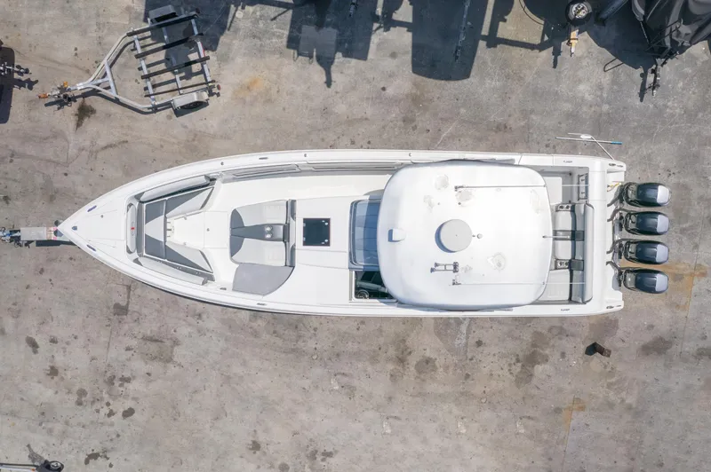 2013 Cigarette 42' Huntress