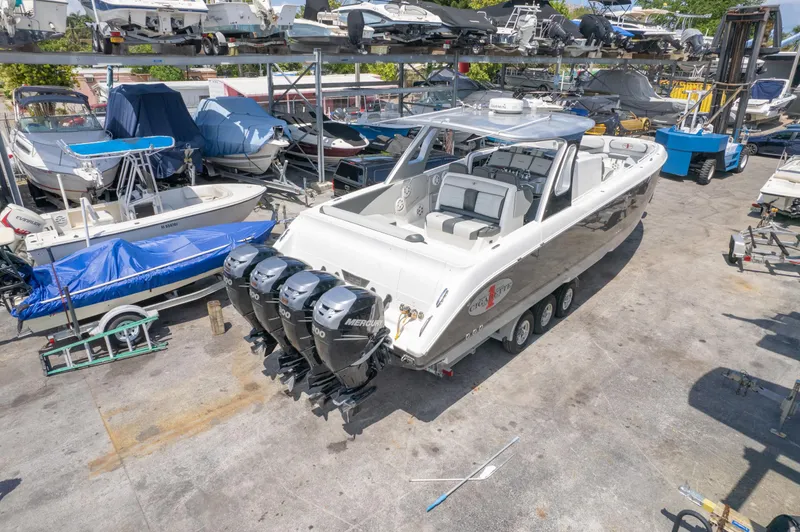 2013 Cigarette 42' Huntress