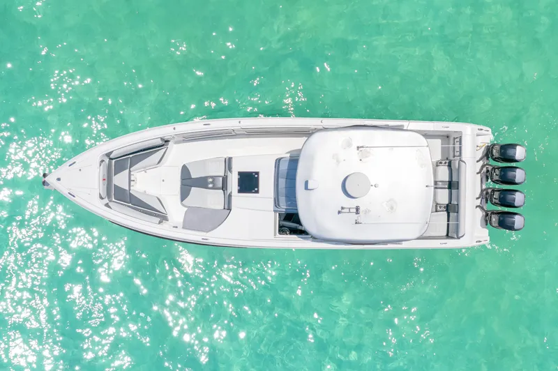 2013 Cigarette 42' Huntress