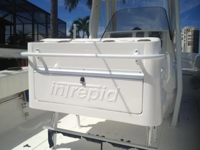 2010 Intrepid 323 Open 66 hours