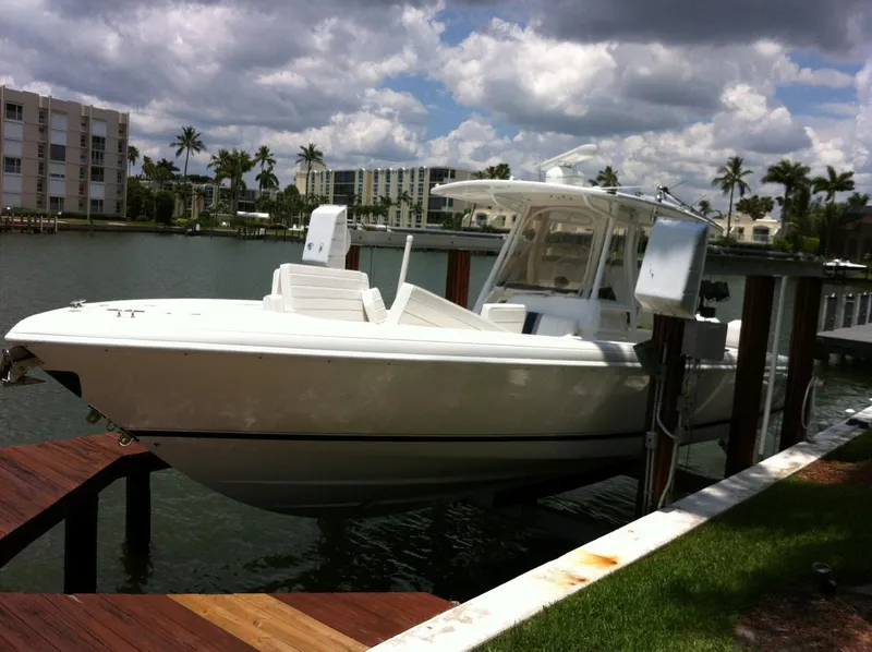2010 Intrepid 323 Open 66 hours