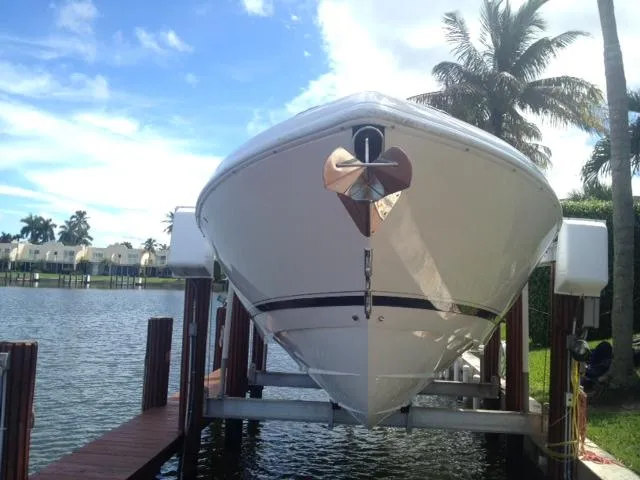 2010 Intrepid 323 Open 66 hours