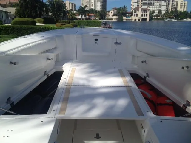 2010 Intrepid 323 Open 66 hours